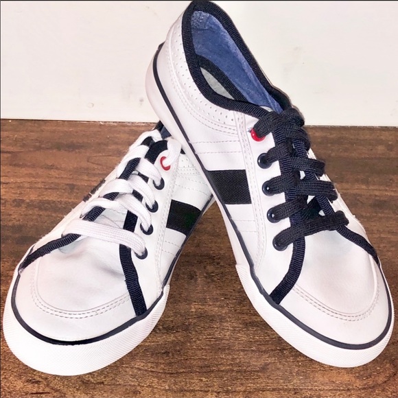 Tommy Hilfiger Other - Boys (Size 3) Tommy Hilfiger Lace Up Sneakers